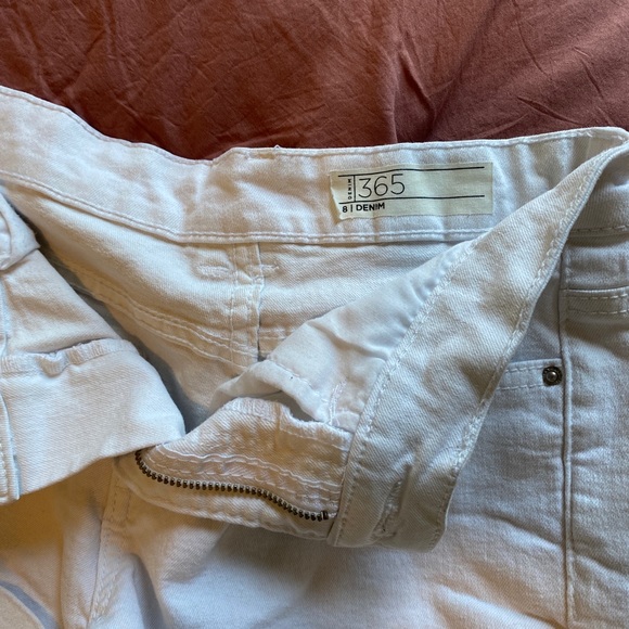 White denim shorts - Picture 3 of 3